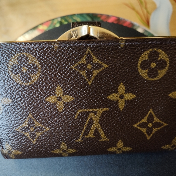 Louis Vuitton mono kiss lock wallet - Picture 2 of 8